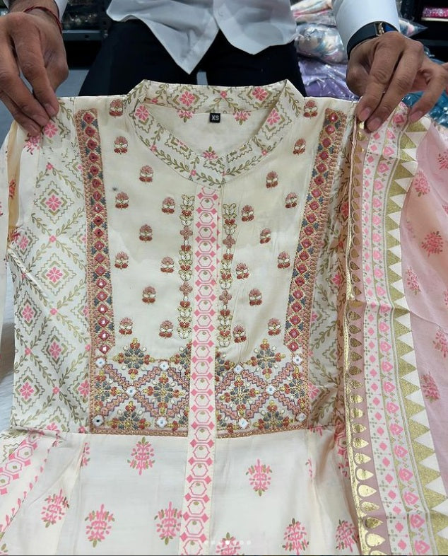 Women Embroidered Kurta Sharara Set With Havy Dupatta